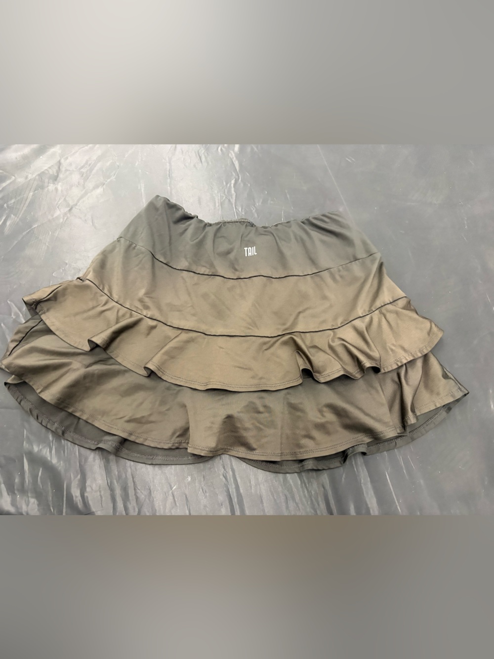 TAIL Green& Blk Gradient Ruffled Tiered Skort